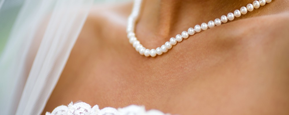 novia collar perlas