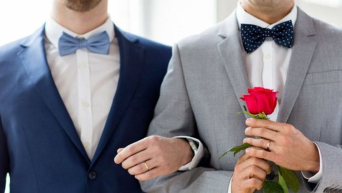 Exagerar menos dividendo La pedida de mano gay: un anillo de compromiso especial